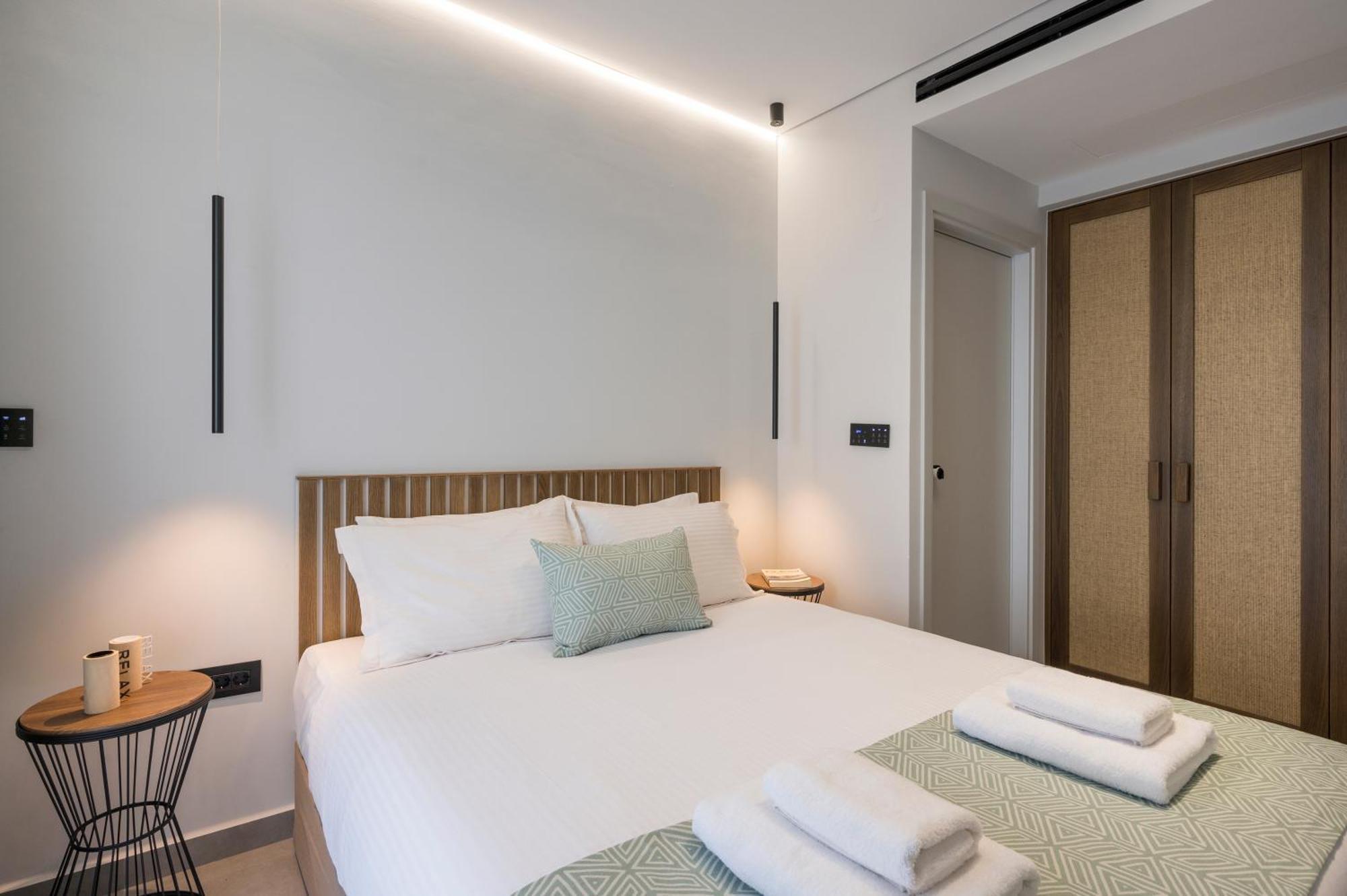 Ostrakon Suites Agia Marina  Ngoại thất bức ảnh